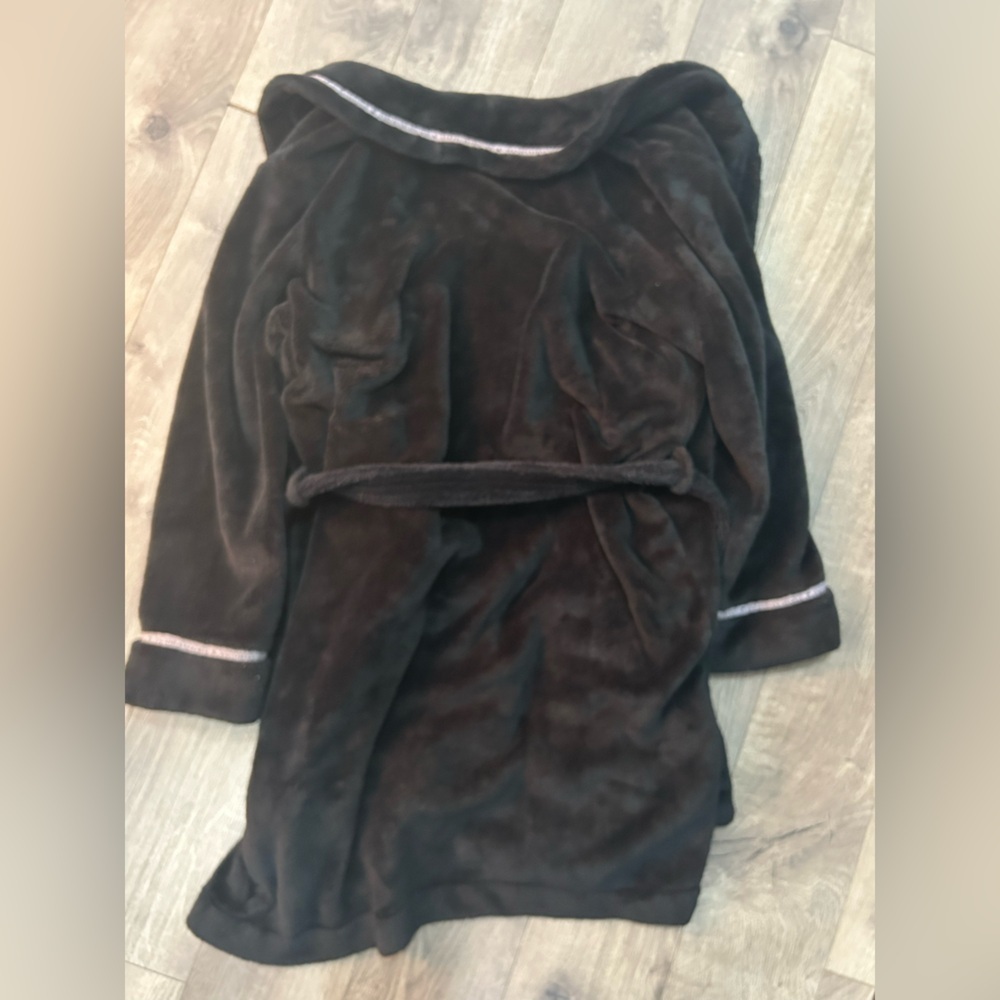 Victoria’s Secret Black Fuzzy Robe - Picture 3 of 4